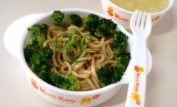 宝贝营养餐：西兰花油泼面加芝香冬瓜汤～