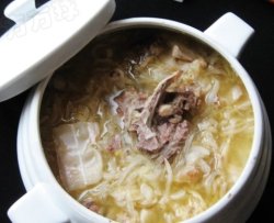大骨头炖酸菜