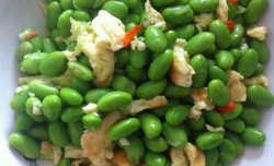 毛豆炒鸡蛋