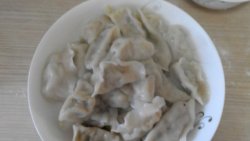 鸡蛋木耳蘑菇馅饺子