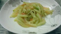 夏天当季菜-清热解毒的【蒜香西瓜皮】-【小丁家厨】