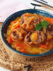 蔬菜炖牛尾