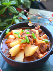 西红柿牛肉炖萝卜