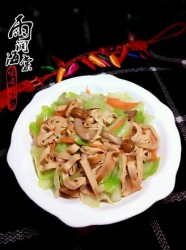 卷心菜炒干豆腐