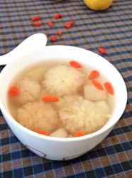 菊花雪梨冰糖饮