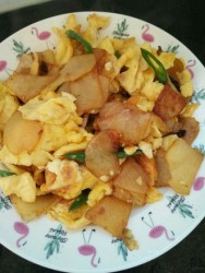 土豆片炒鸡蛋