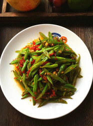 剁椒炒四季豆丝