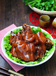 招财就手【老汤卤猪手】