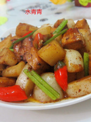 豆腐煮白萝卜丁