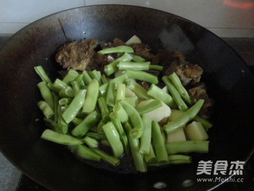 土豆豆角燉排骨