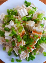虾皮青椒拌豆腐