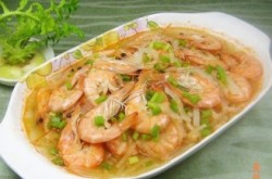 白萝卜丝煮对虾